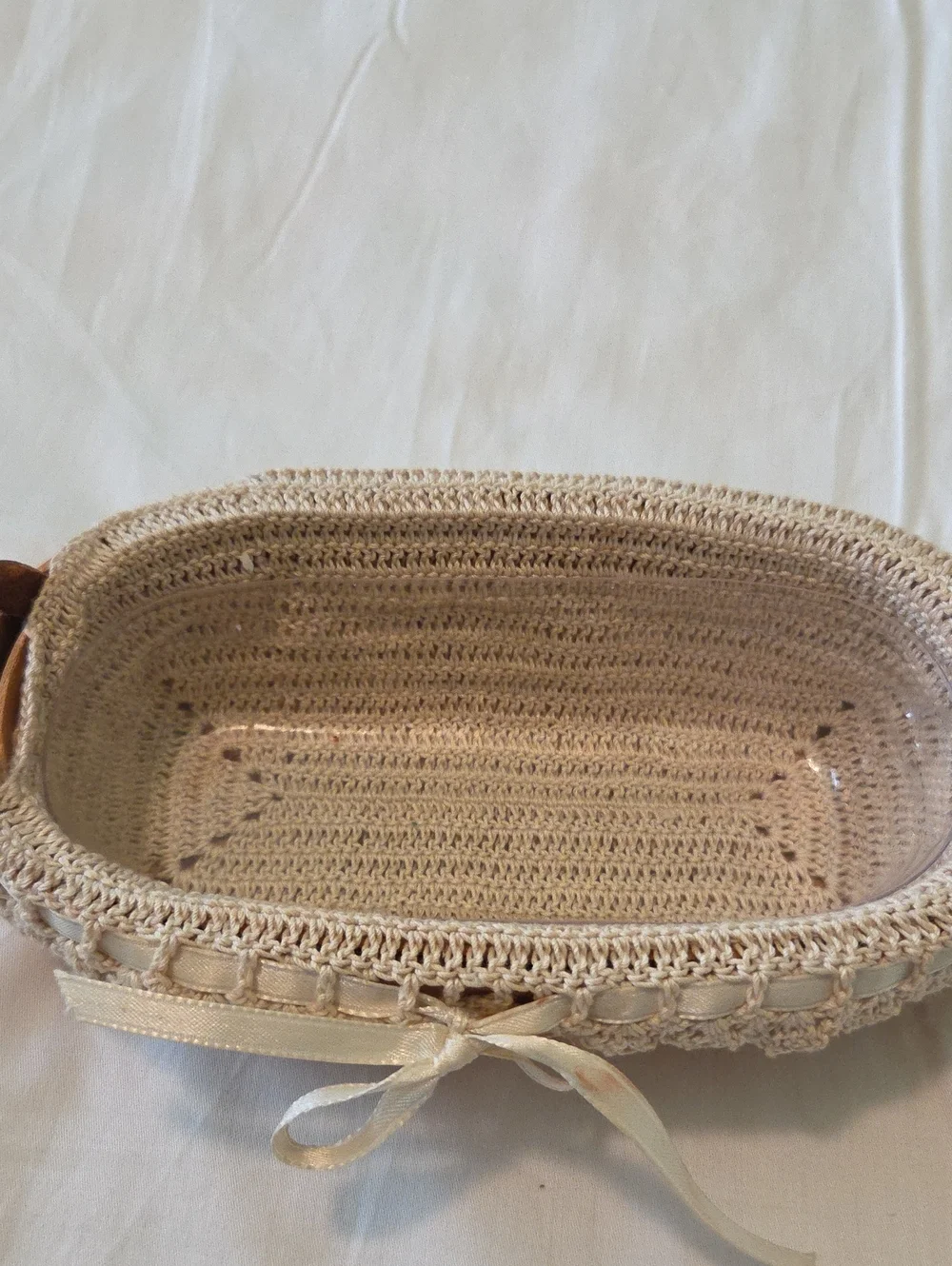 Longaberger Oval Wood-Lid Basket with Cream Lace Trim